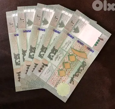 Consecutive banknotes 1000L