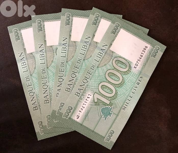 Consecutive banknotes 1000L 1