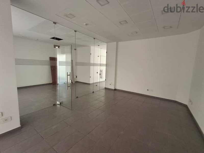 For rent Deluxe Spacious Apartment in a prime location in Zalka 0