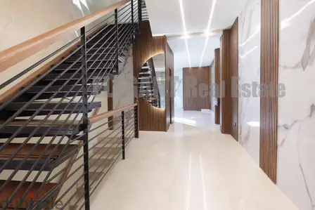 Villa Triplex for Rent | Spacious Garden | Baabda
