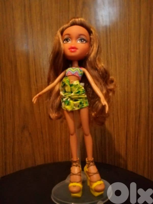 STUDY ABROAD YASMIN GO TO BRAZIL2015 flexi legs wearing MGA Great doll 5