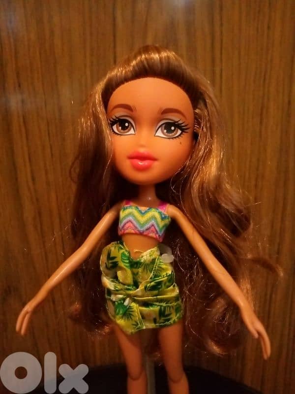STUDY ABROAD YASMIN GO TO BRAZIL2015 flexi legs wearing MGA Great doll 1
