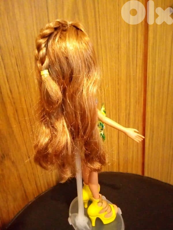 STUDY ABROAD YASMIN GO TO BRAZIL2015 flexi legs wearing MGA Great doll 4