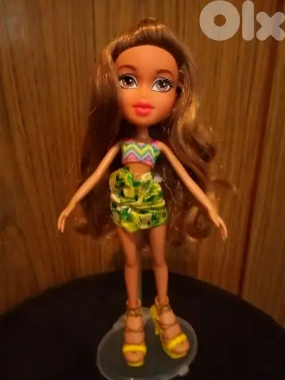STUDY ABROAD YASMIN GO TO BRAZIL2015 flexi legs wearing MGA Great doll