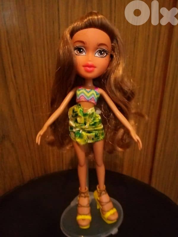 STUDY ABROAD YASMIN GO TO BRAZIL2015 flexi legs wearing MGA Great doll 0