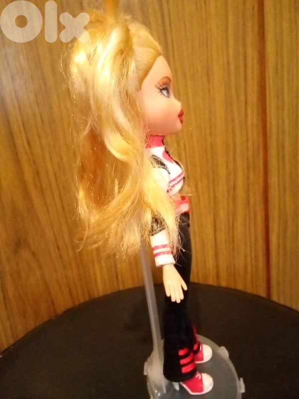 BRATZ CLOE STEP OUT5th Anniversary MGA 05 Great doll Crazzy hair style 3