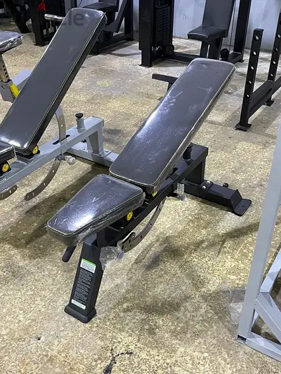 Benche adjustable new heavy duty for gym used