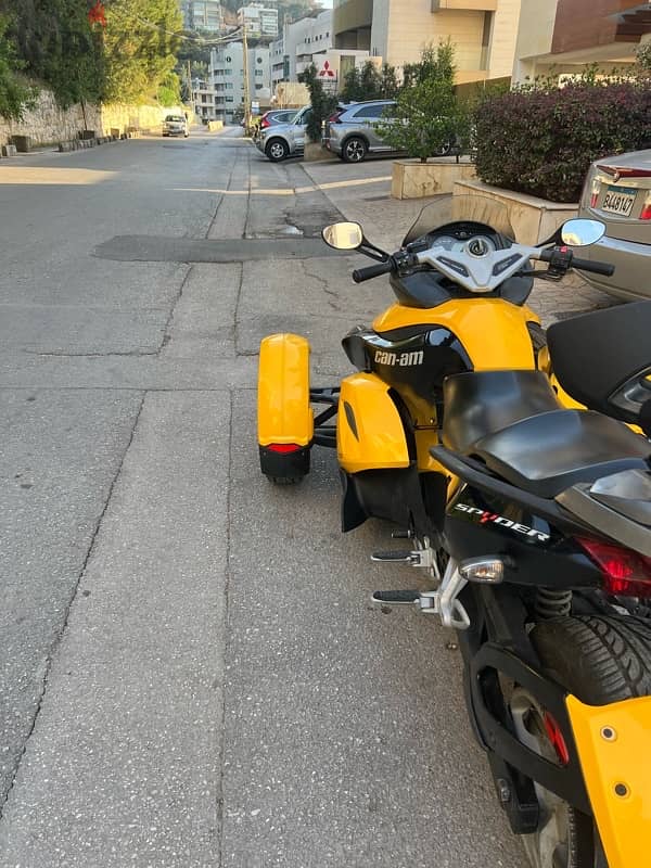 CAN-AM SPYDER 3