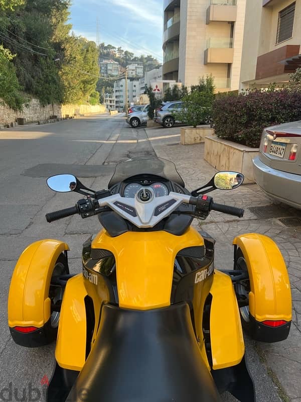 CAN-AM SPYDER 5
