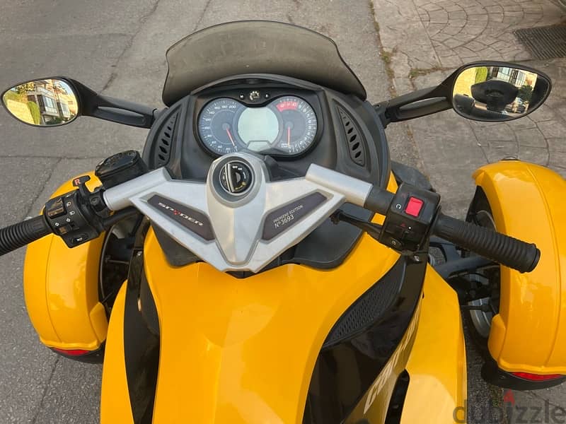 CAN-AM SPYDER 7
