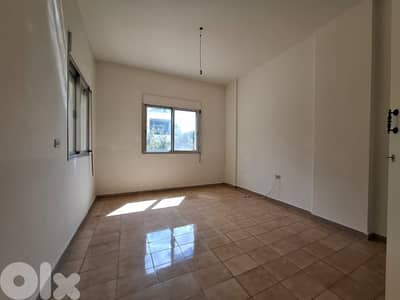L17489 - 3-Bedroom Apartment For Rent in Shayle