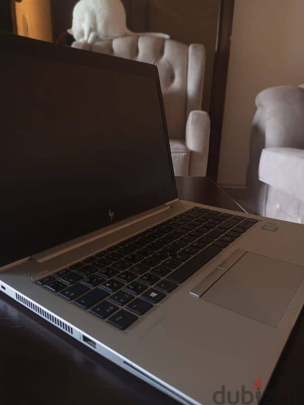 HP elitebook core i5 Gen 8 1