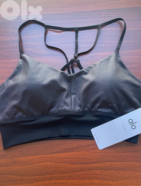 alo yoga 2