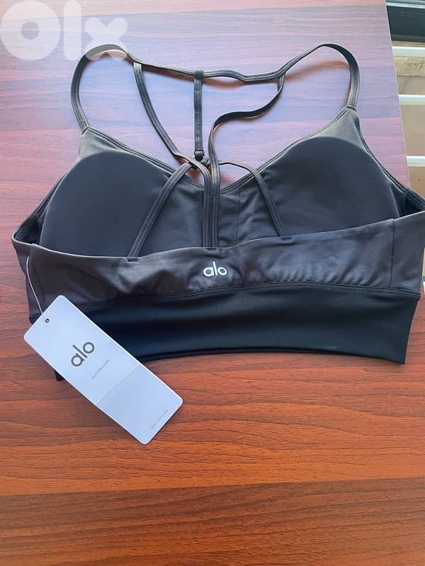 alo yoga 4
