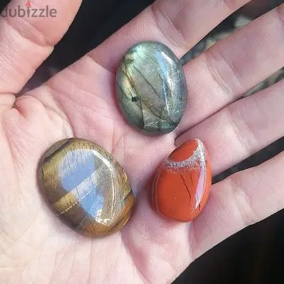 Semi precious stones / crystals