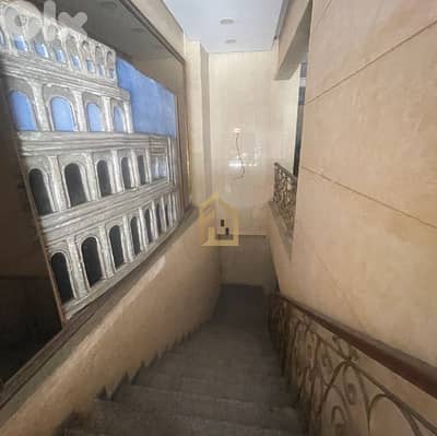 Showroom for rent in Hamra NY50 صالة عرض للإيجار في الحمرا