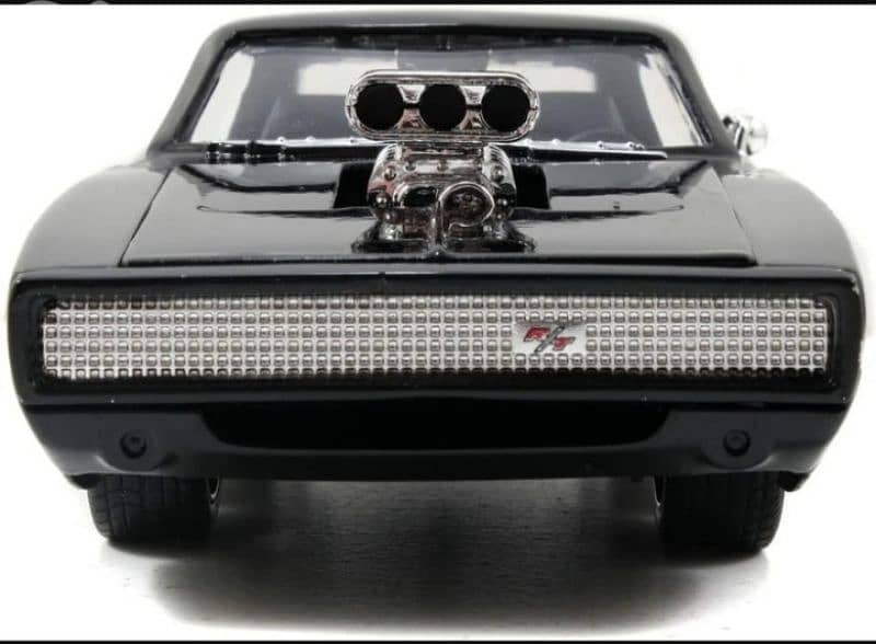 Dom's Dodge Charger R/T (Fast & Furious) diecast car model 1;24 1