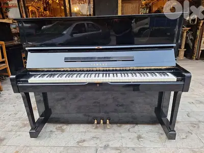 piano Yamaha U2 glossy black colour like new 3pedal