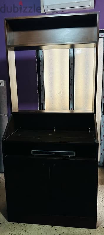 tv closet 0
