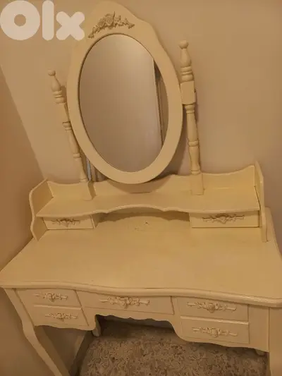 table for decoration with mirror