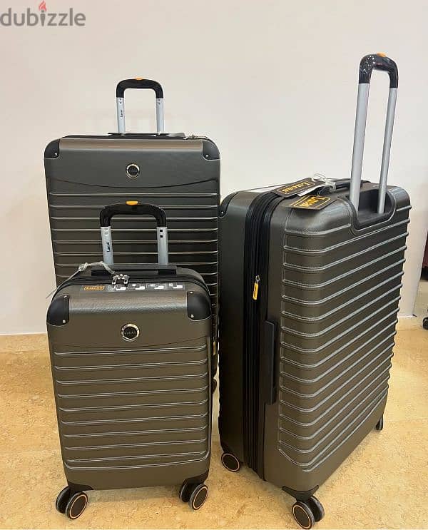 SwissTech Travel bags suitcase set unbreakable 0