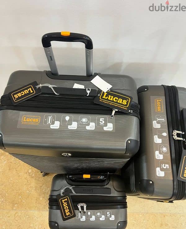 SwissTech Travel bags suitcase set unbreakable 2
