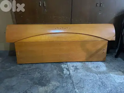 تخت مجوز شغل توصاية كتير مرتب ونظيف مفرش إيطالي حديد