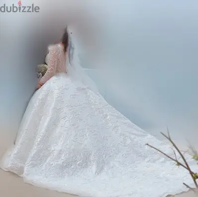 فستان عرس للبيع تصميم خاص