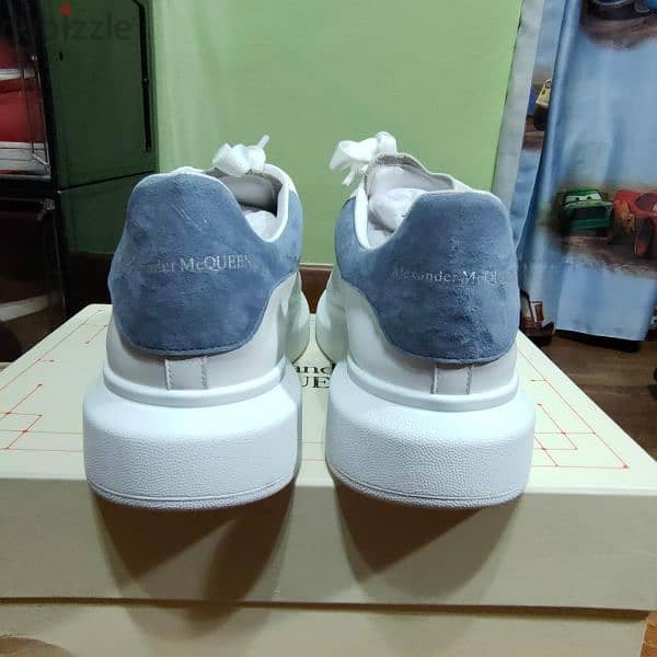 Authentic Alexander McQueen 1