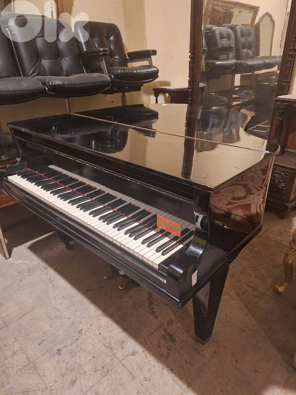 piano Hoffman black colour very good condition baby grand 0