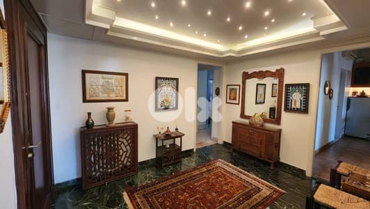 Apartment for Sale in Mar Elias شقة للبيع في مار الياس