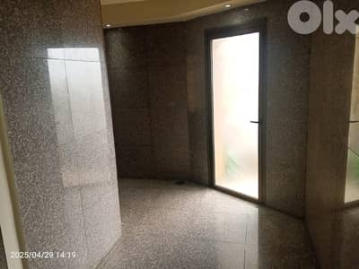 140  Sqm | Shop for rent in Hazmieh