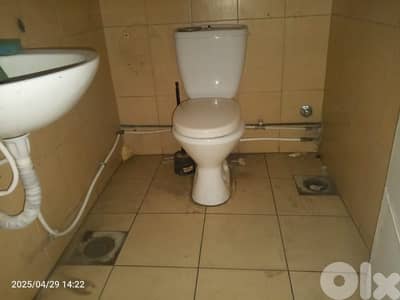 140  Sqm | Shop for rent in Hazmieh