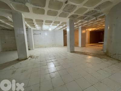 RAO26-4808 Ground level warehouse / showroom 850m for rent in Dbayeh
