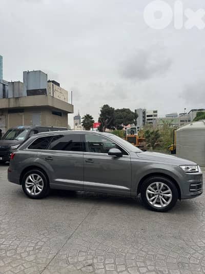 Audi Q7 2017 company source