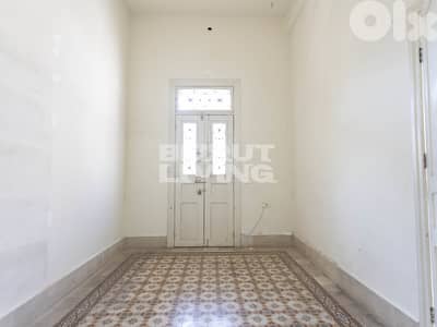 Charming Character | Heigh Ceiling | Sunny Charming Character | Heigh Ceiling | Sunny