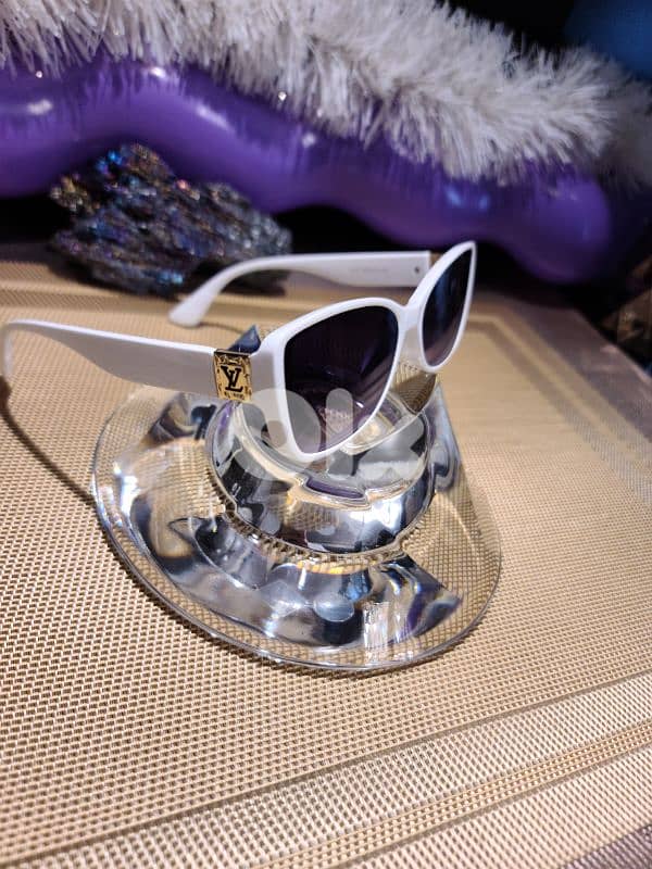 Louis Vuitton white luxury sunglasses 0