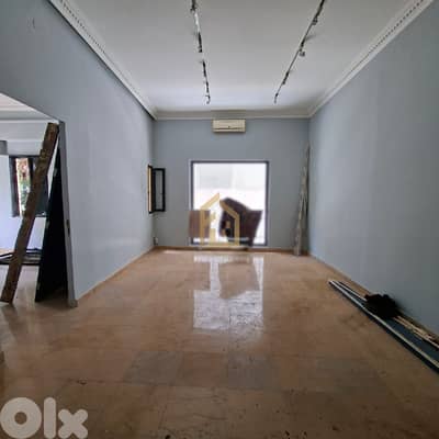 Showroom for rent in Sodeco MK56 صالة عرض للإيجار في السوديكو