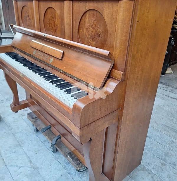 Discounts on pianos up to 40% 8