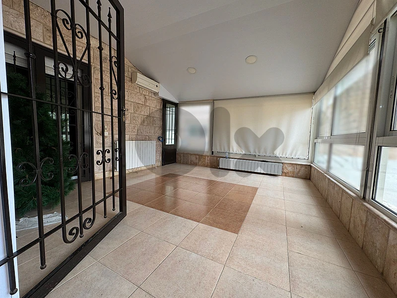 Fully Decorated Deluxe 265m2 apartment with a garden 4Sale in Aamchit