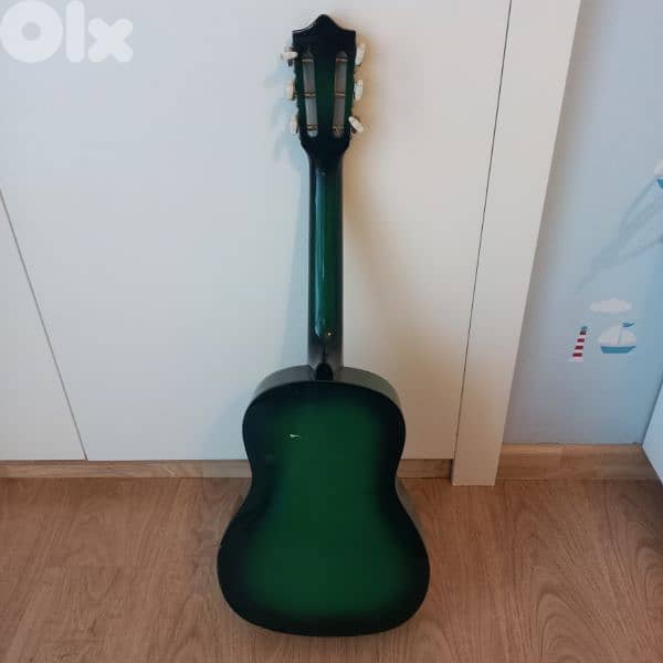 Guitar (Un Quart) good condition for sale 2