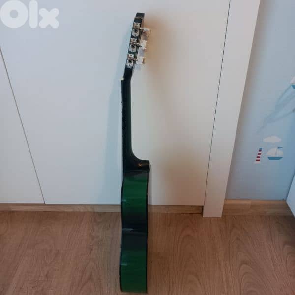 Guitar (Un Quart) good condition for sale 4