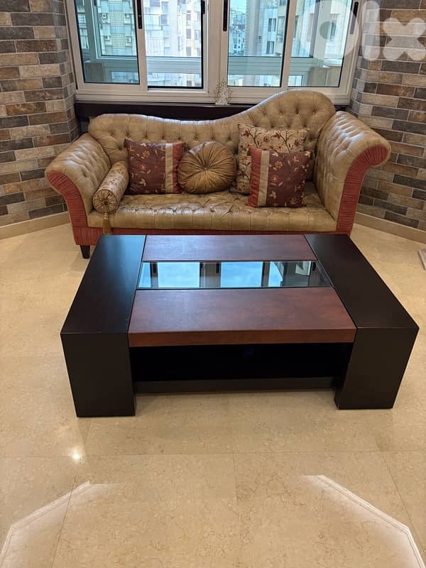 luxurious Sofa, Bergère and table 0