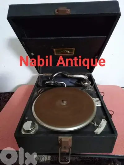 VINTAGE GRAMAPHON  ENGLAND WORKING
