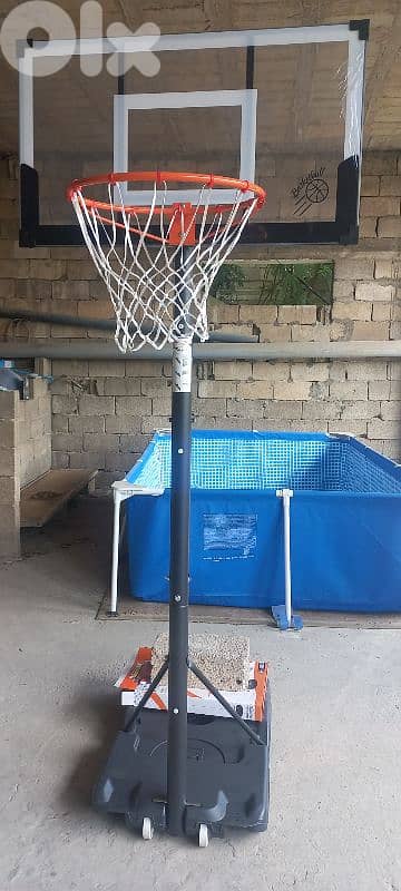 Only 80$ before 180$ movable basketball hoop(swimming pool mode) 0