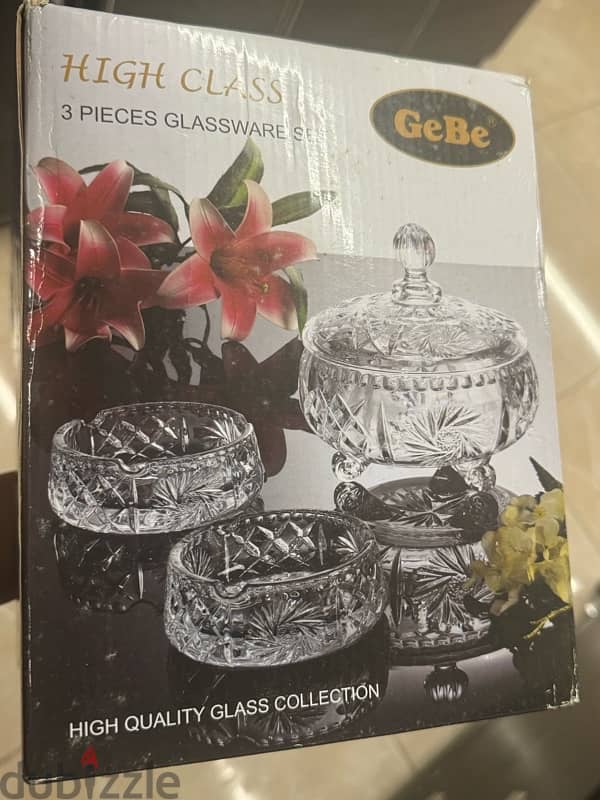 home decoration, glasses and crystal set 0