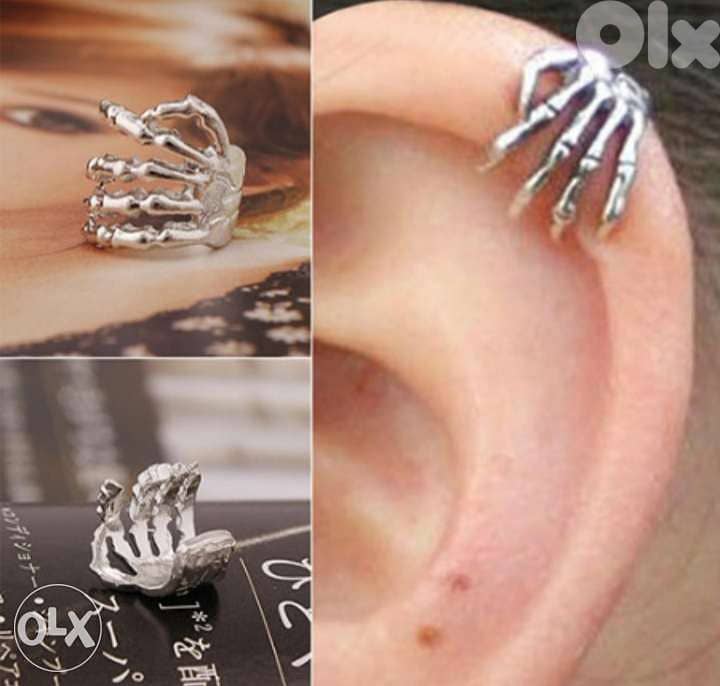 Silver skeleton ear cuff 1