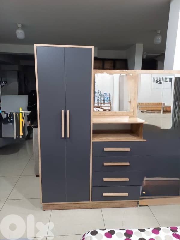 wood closet 0