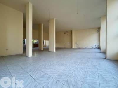 Showroom for sale in Hamra صالة عرض للبيع في الحمرا