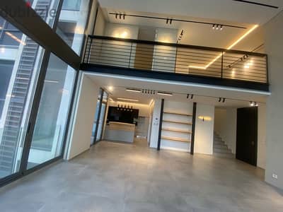Amazing high ceiling loft with open view  shared gym and pool